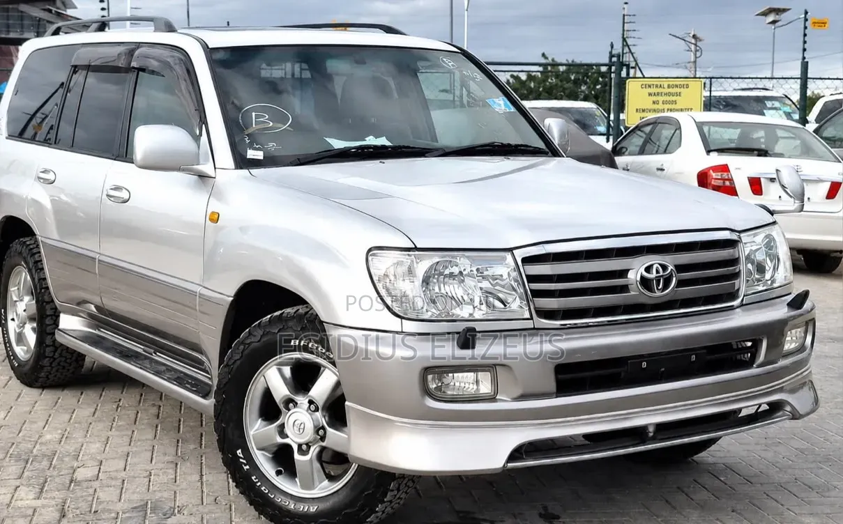 Toyota Land Cruiser 2005 White