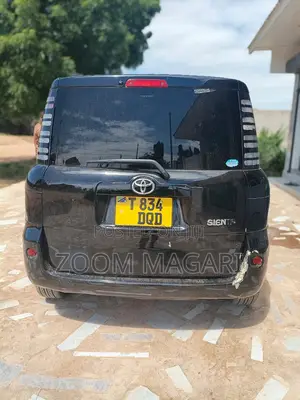 Toyota Sienta 2006 Black