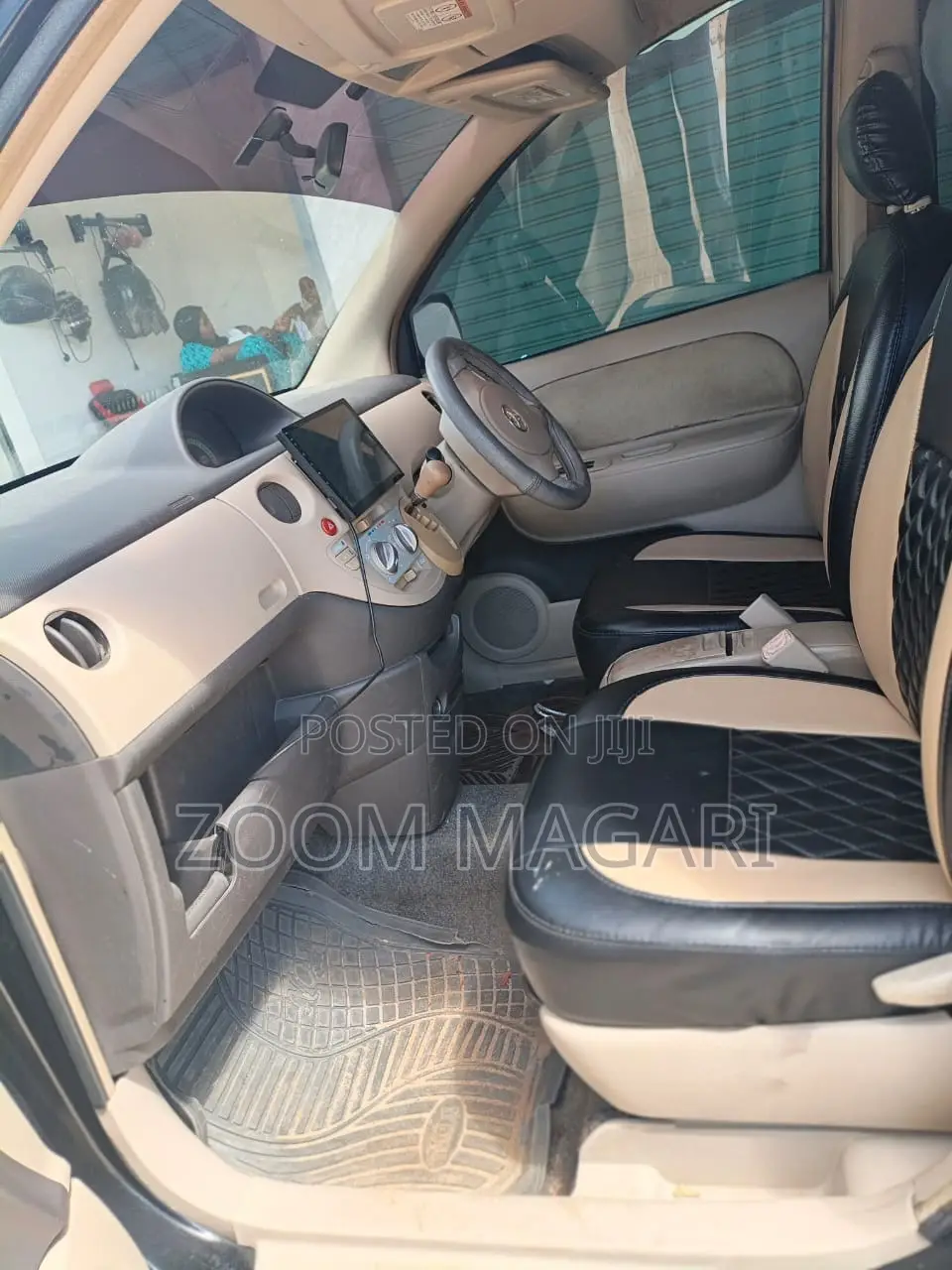 Toyota Sienta 2006 Black