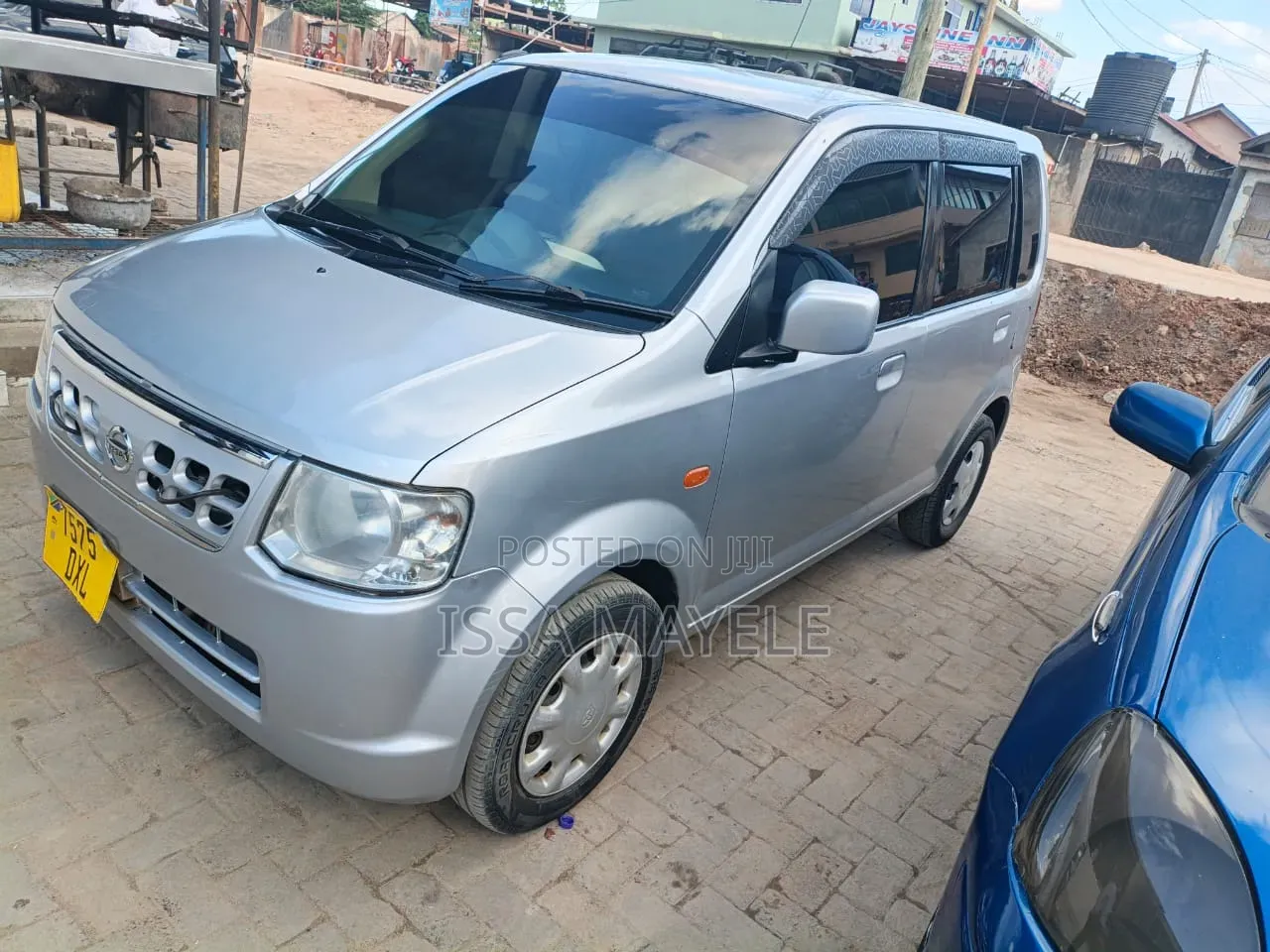 Nissan Otti 2014 Silver