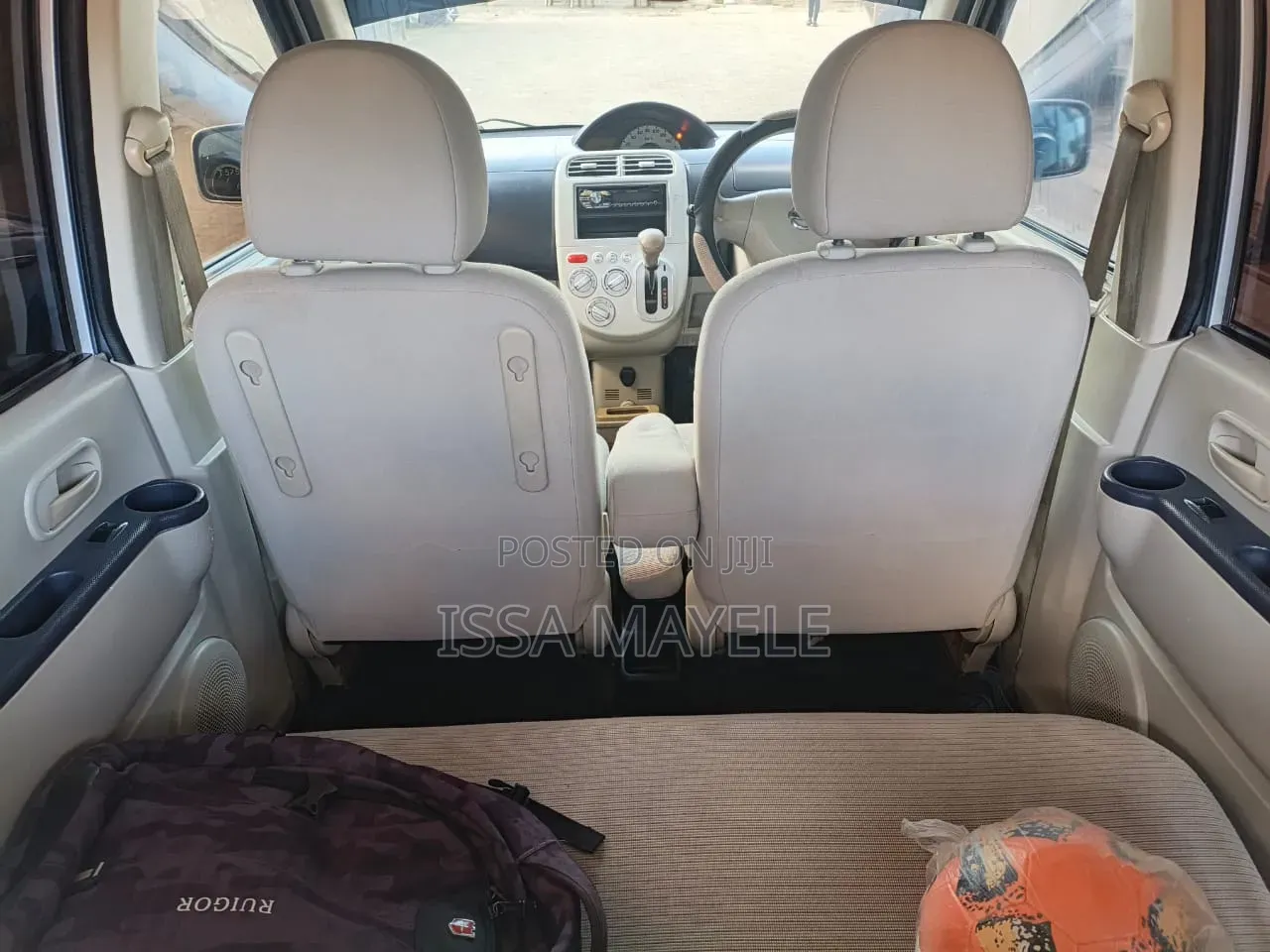 Nissan Otti 2014 Silver