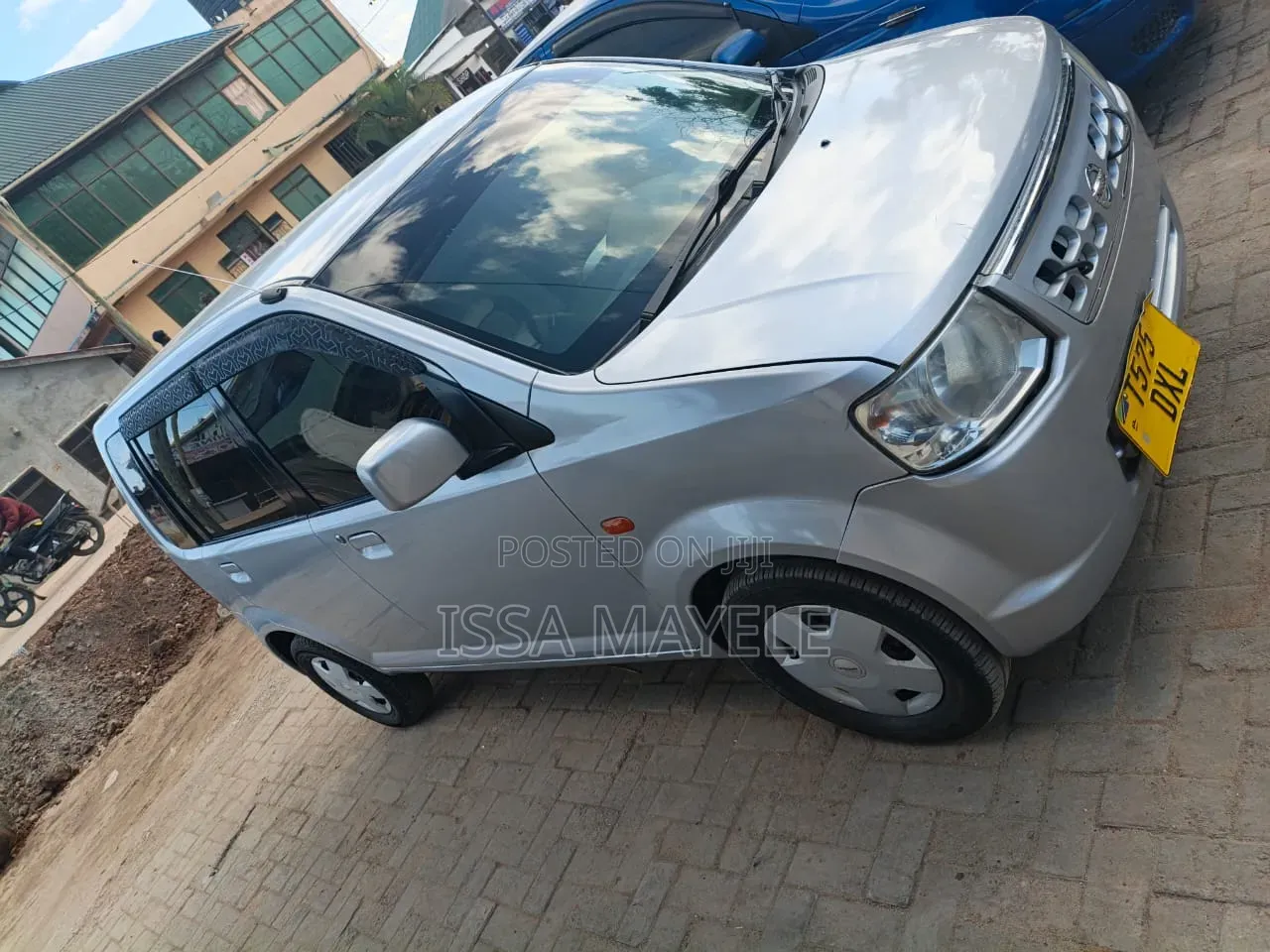 Nissan Otti 2014 Silver