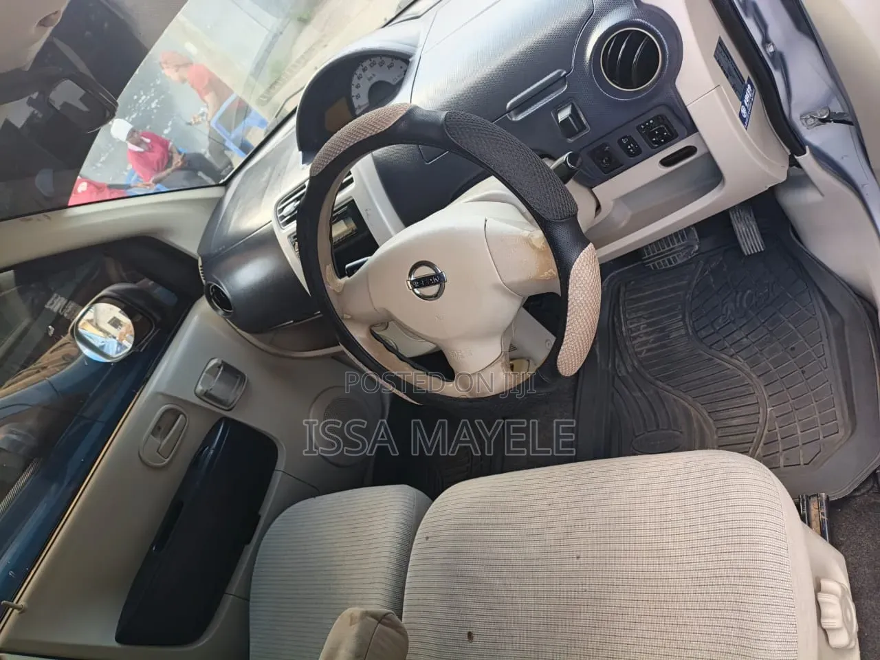 Nissan Otti 2014 Silver