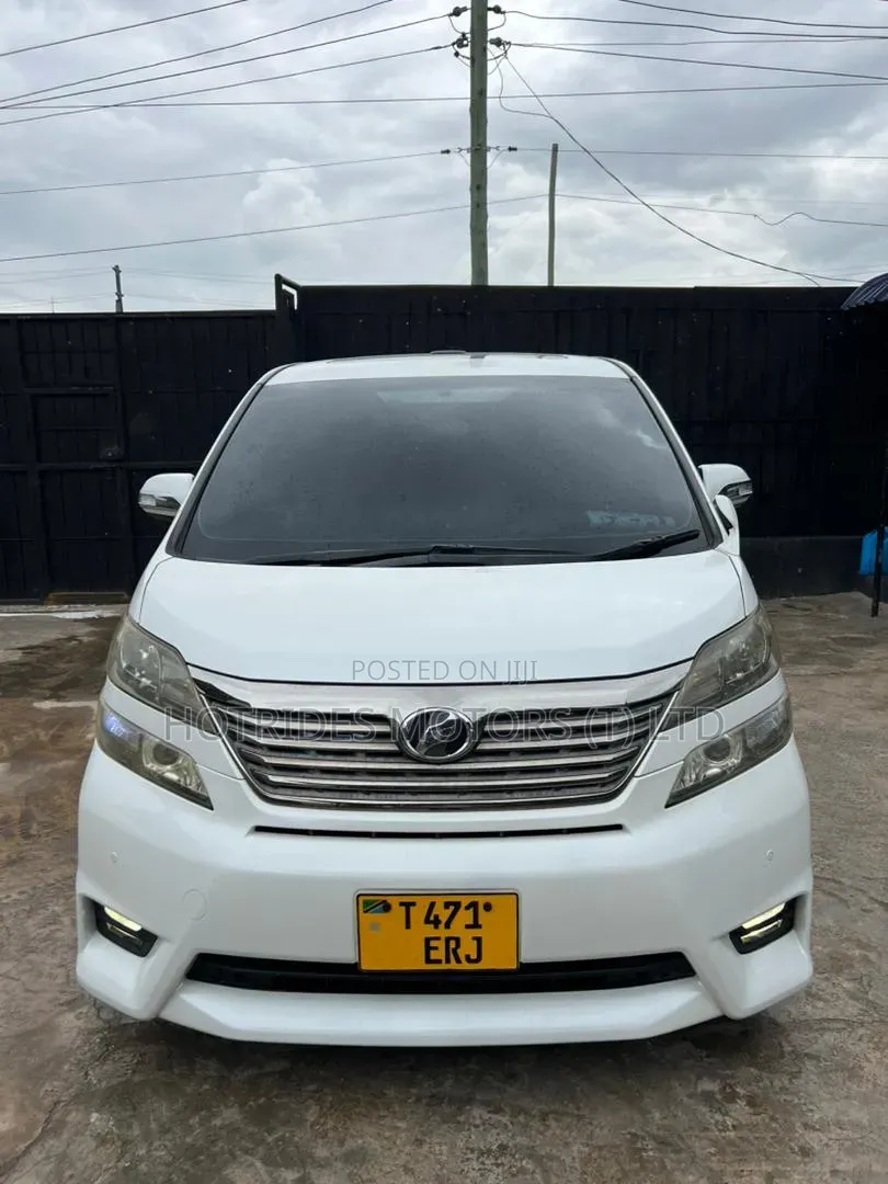 Toyota Alphard 2.4 Petrol FWD 2010 White