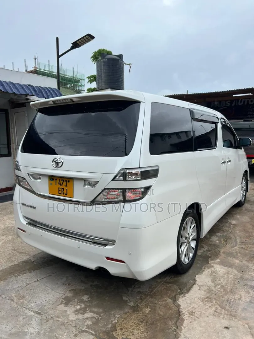 Toyota Alphard 2.4 Petrol FWD 2010 White