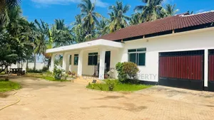8bdrm House in Mbezi Beach for sale