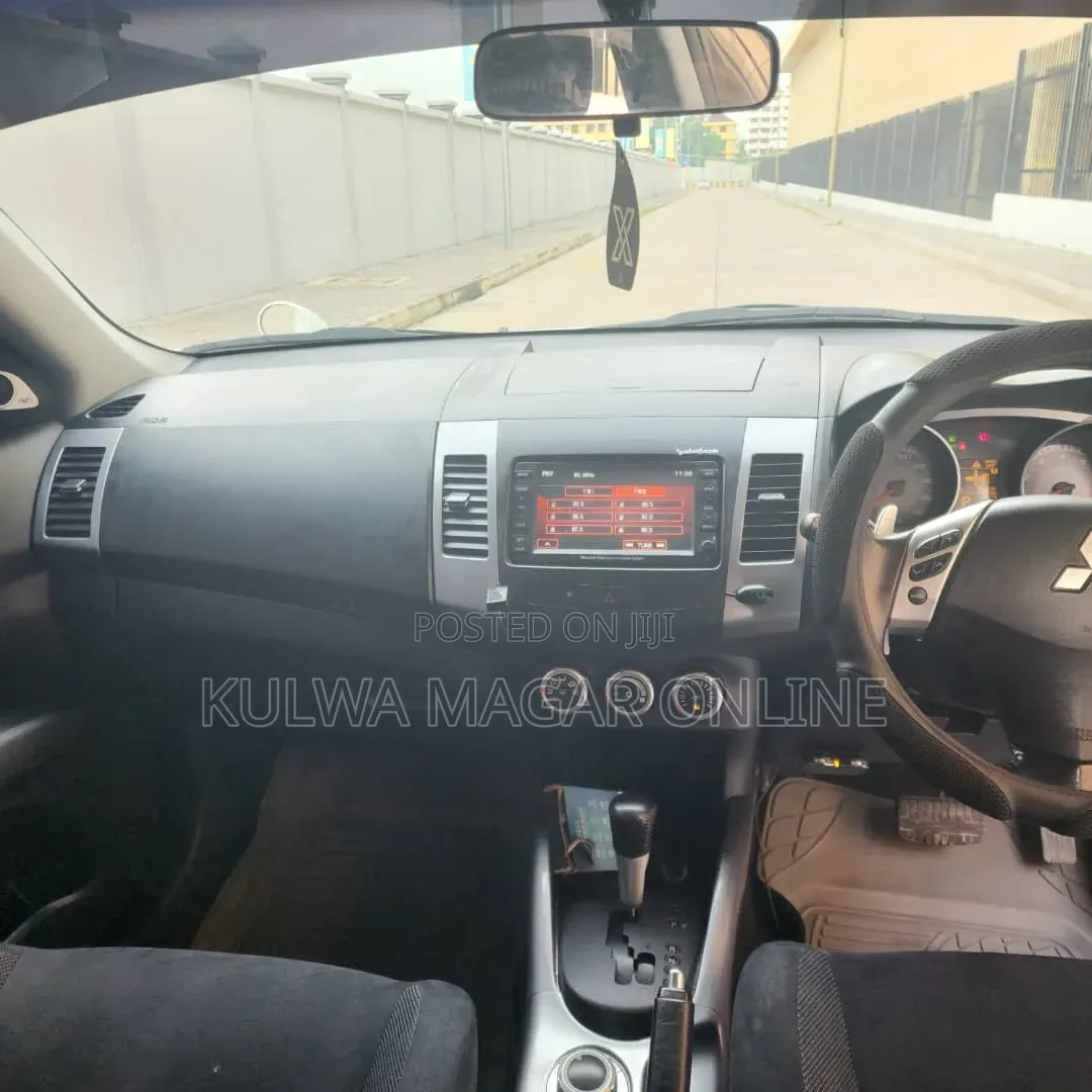 Mitsubishi Outlander 2008 White