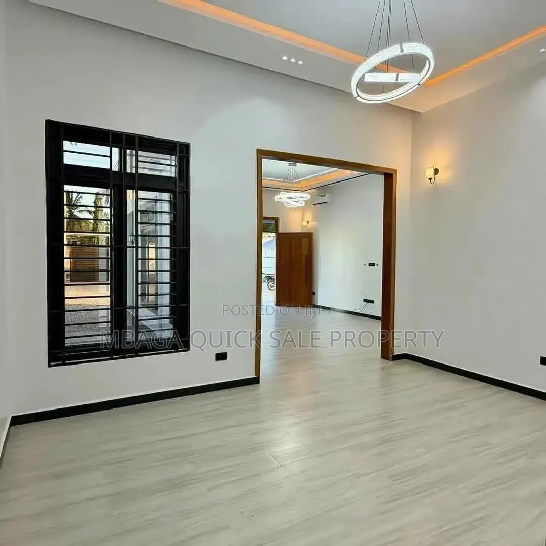 4bdrm House in Goba for sale