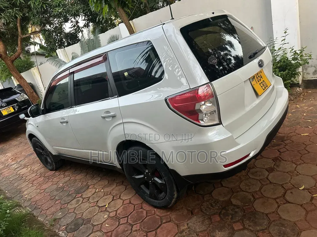 Subaru Forester 2009 White
