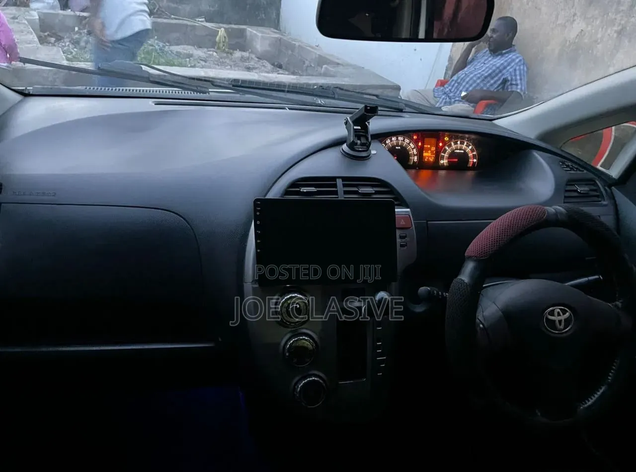 Toyota Ractis 2007 Silver