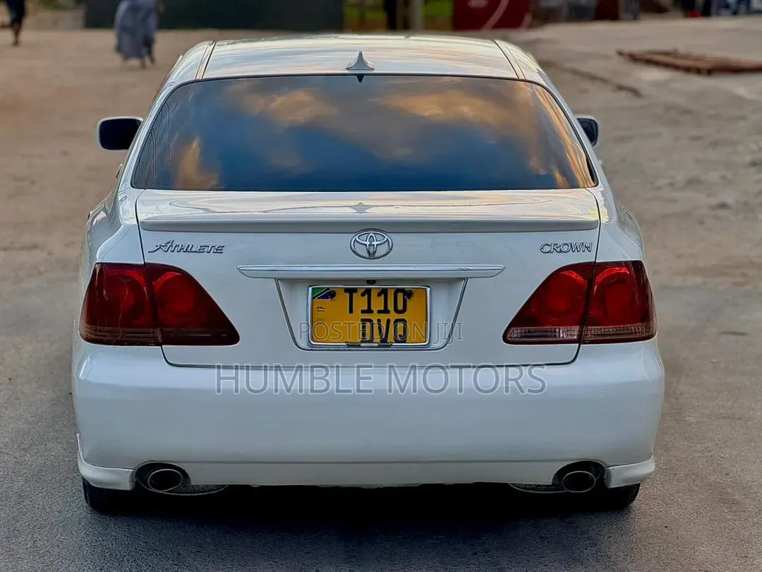 Toyota Crown 2007 White