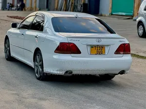 Toyota Crown 2007 White