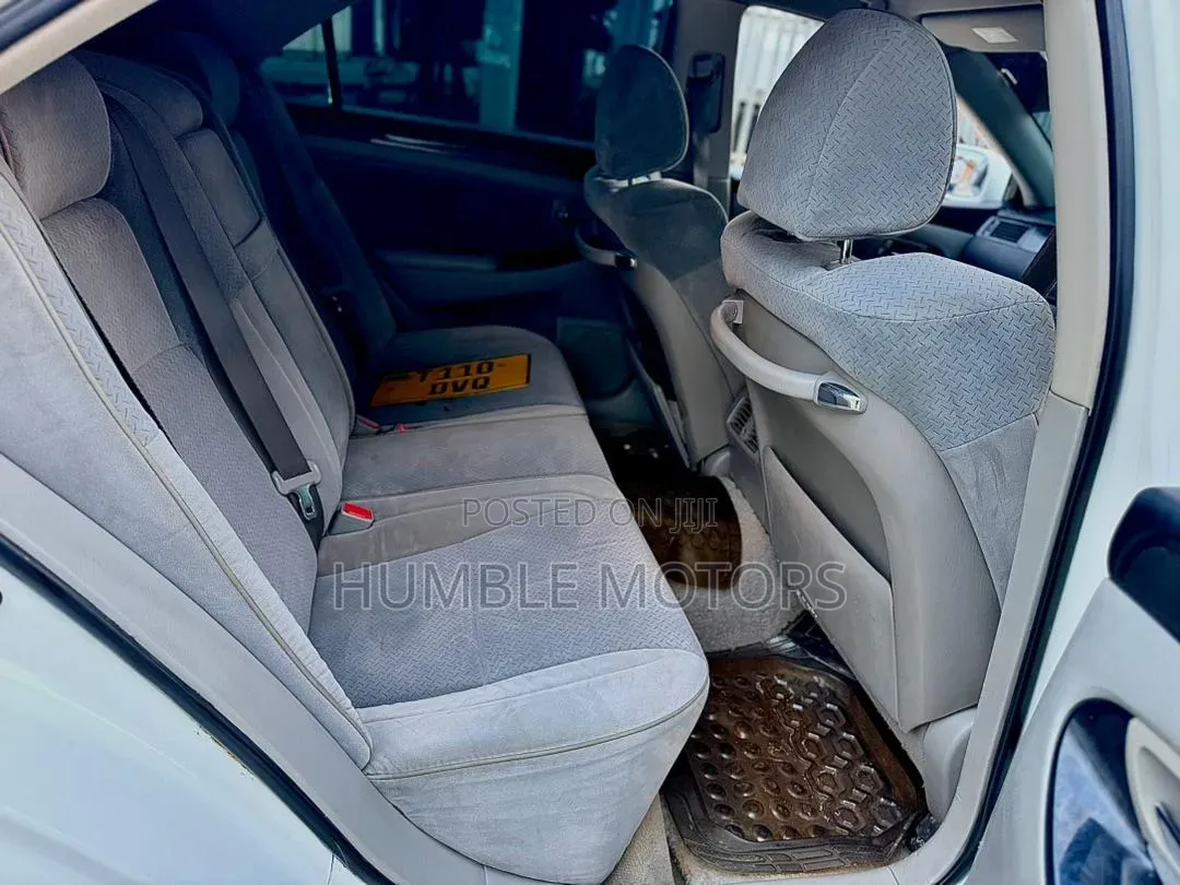Toyota Crown 2007 White