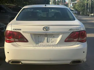 Toyota Crown 2009 White