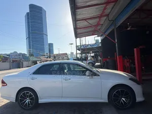 Toyota Crown 2009 White