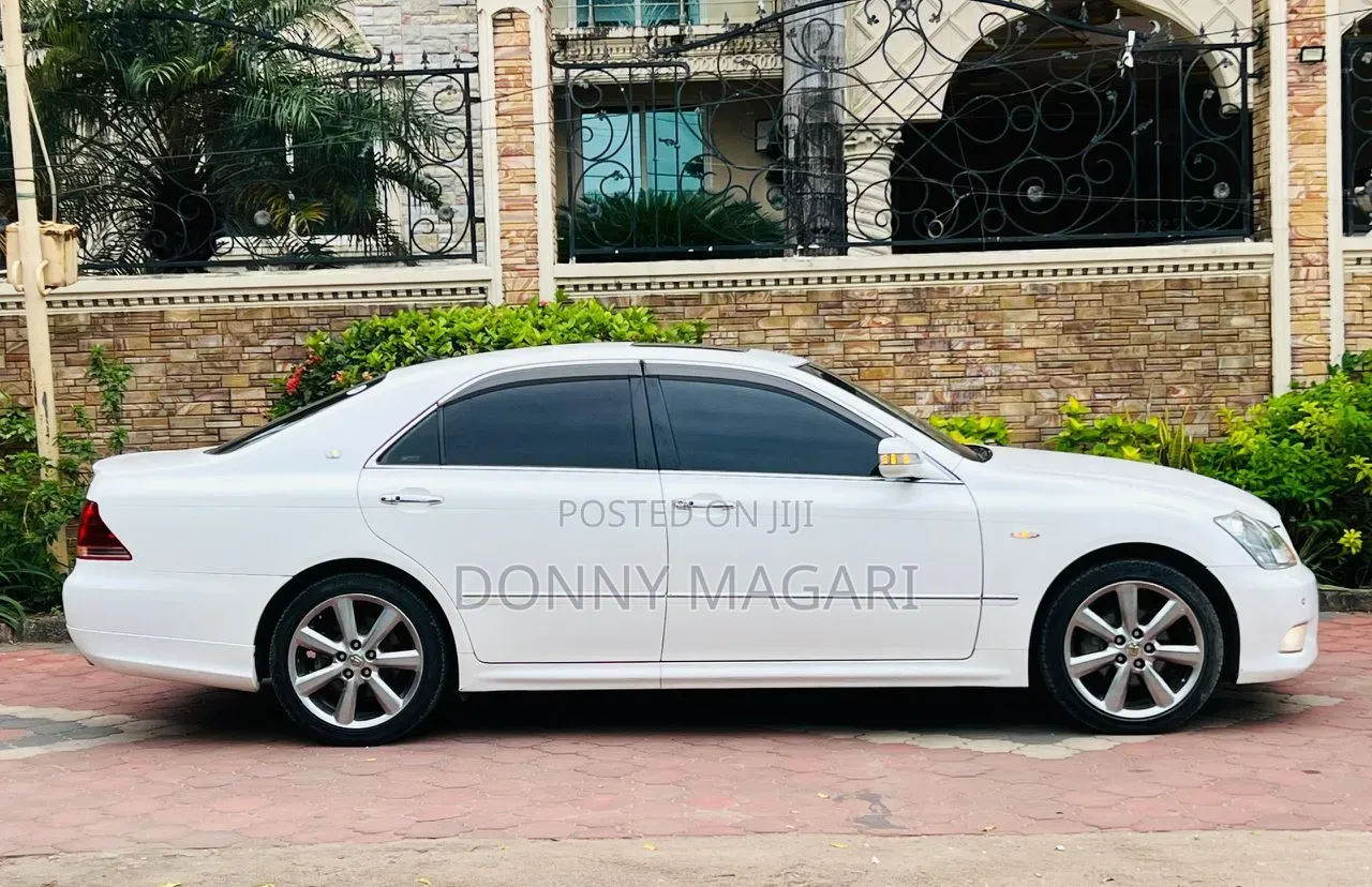 Toyota Crown 2008 White