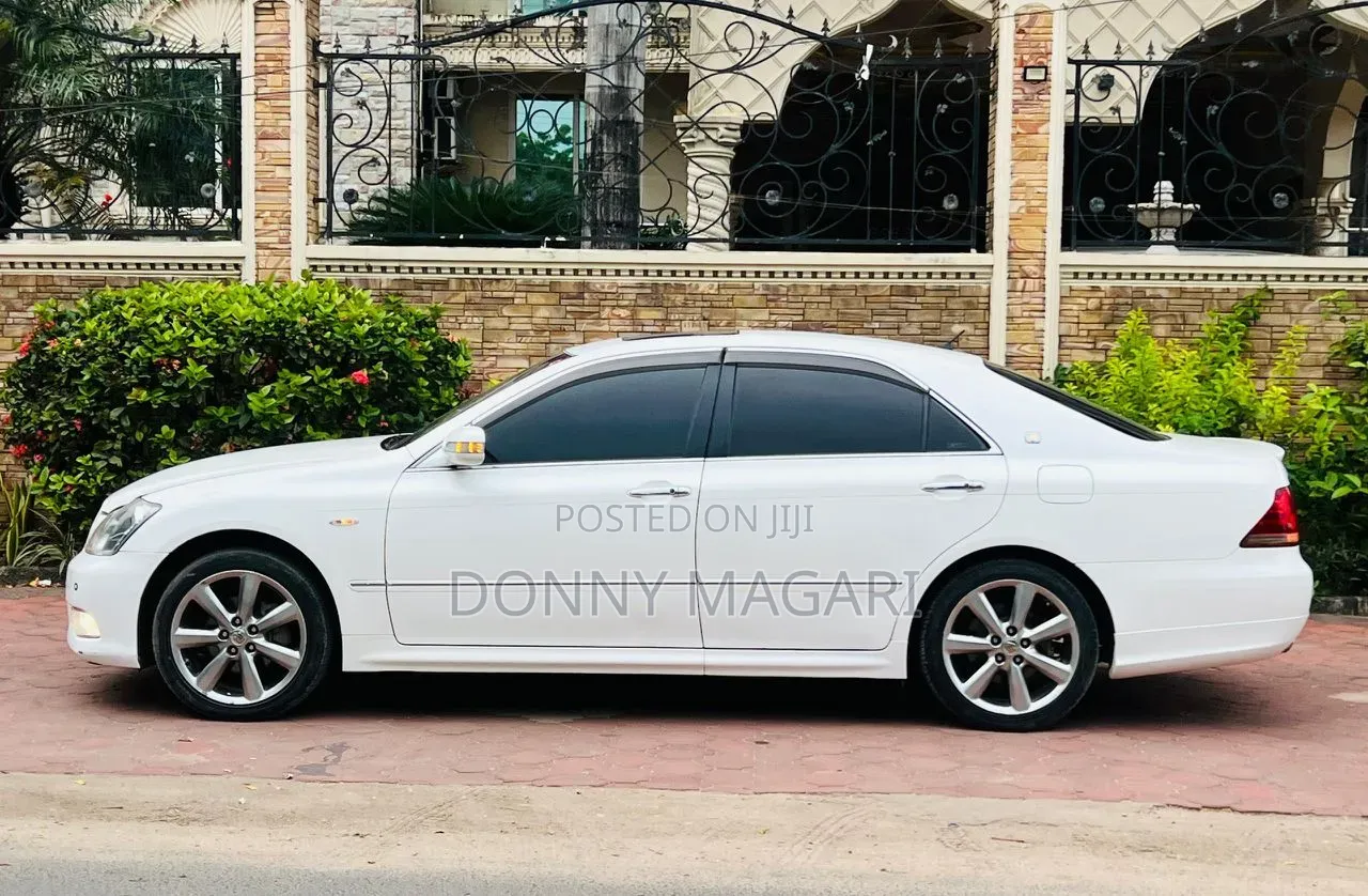 Toyota Crown 2008 White