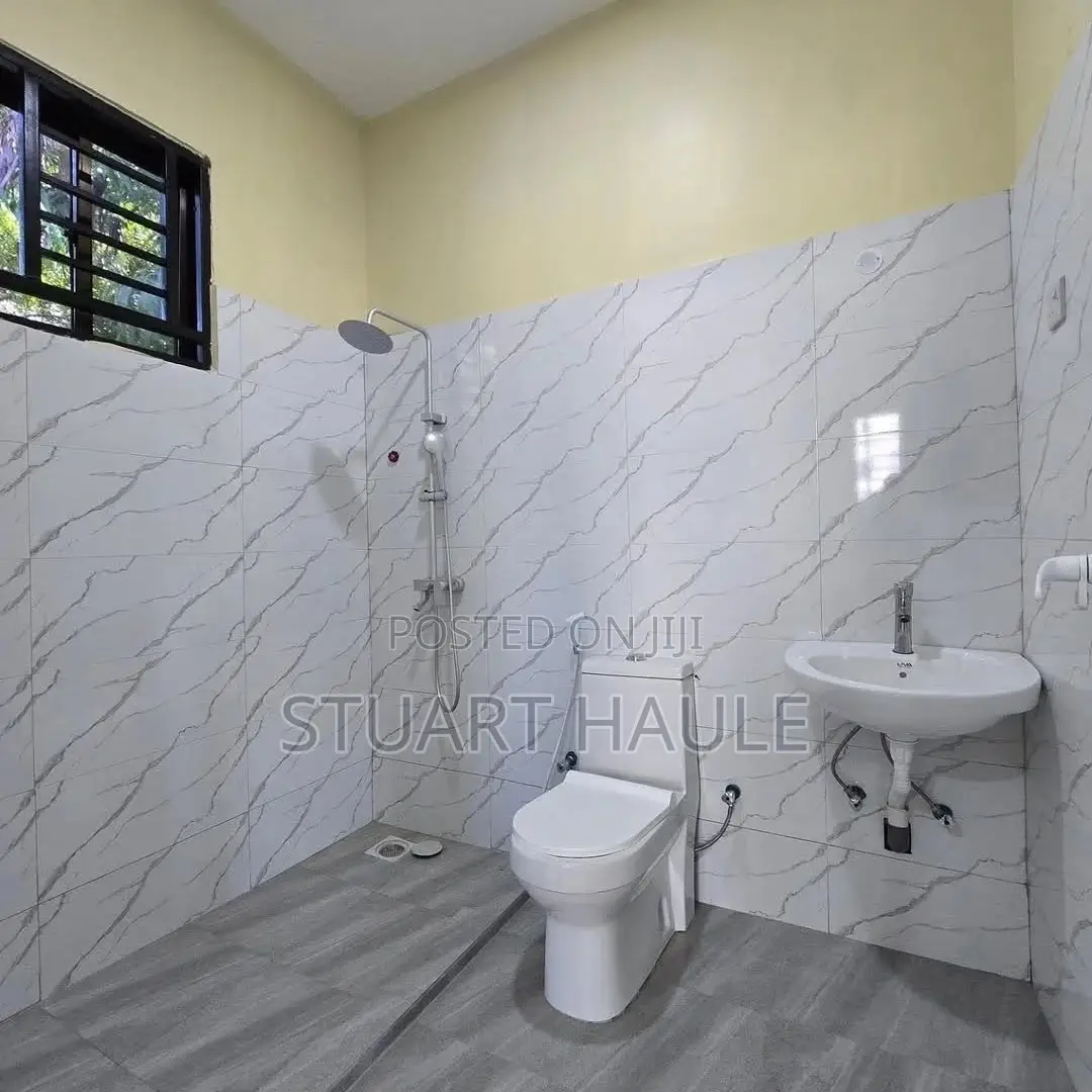 5bdrm Villa in Masaki for rent