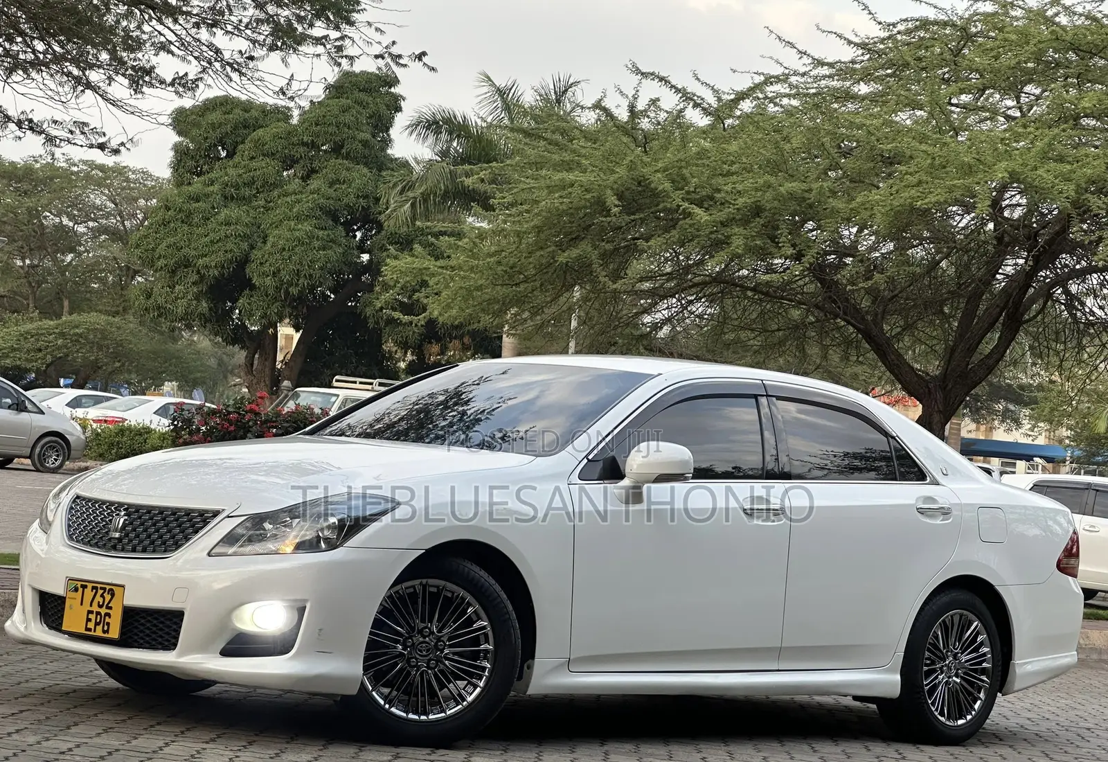 Toyota Crown 2009 White