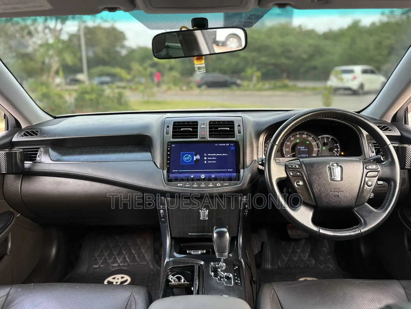 Toyota Crown 2009 White