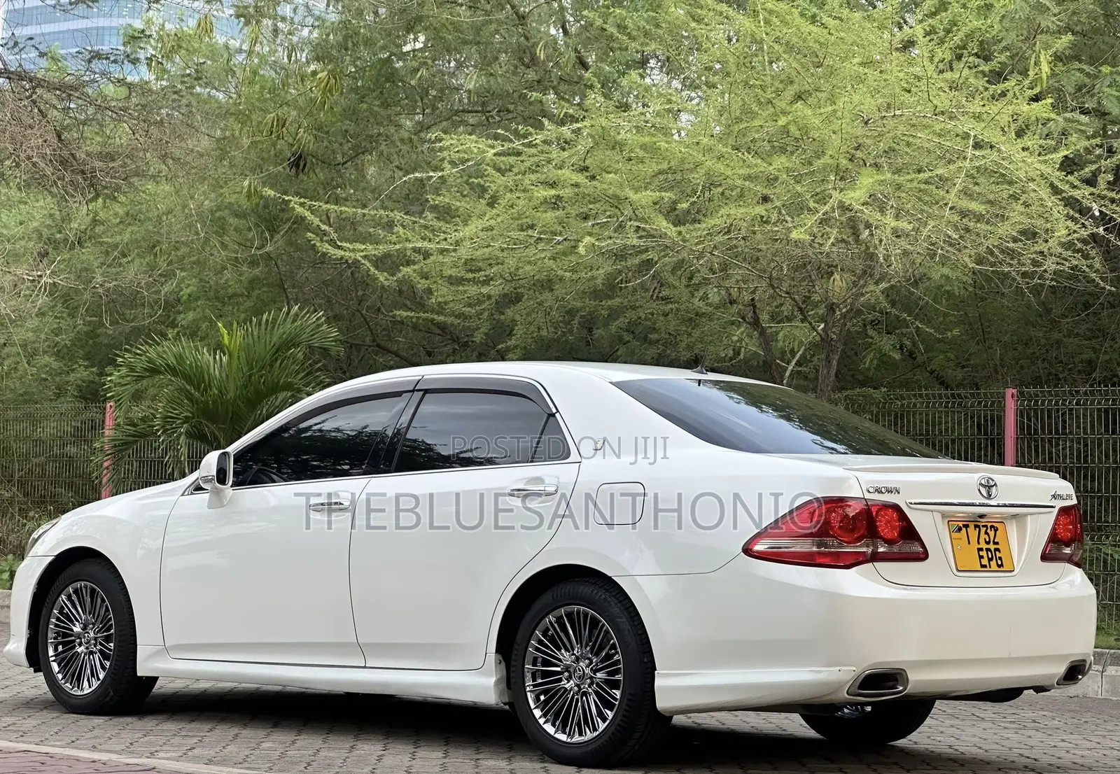 Toyota Crown 2009 White
