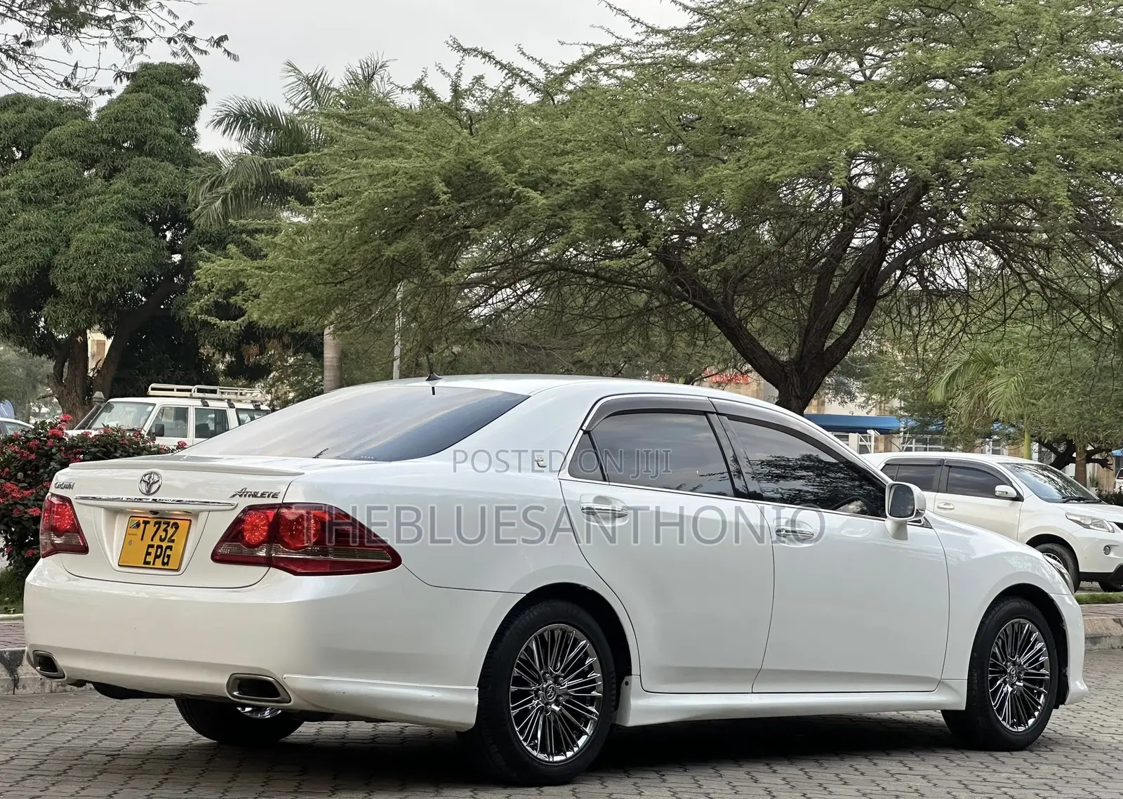 Toyota Crown 2009 White