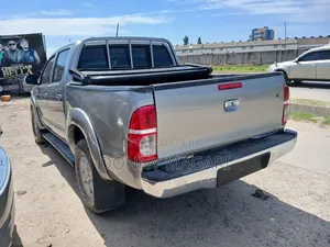 Toyota Hilux 2014 Silver