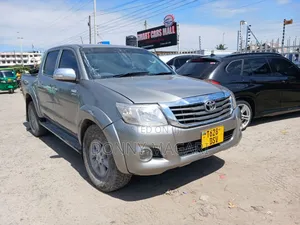 Toyota Hilux 2014 Silver