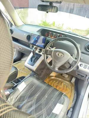 Toyota Corolla Rumion 2009 White
