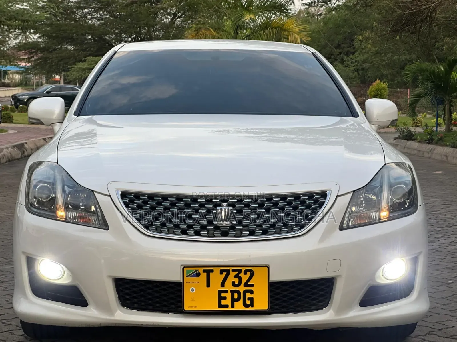 Toyota Crown 2009 White