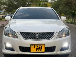 Toyota Crown 2009 White