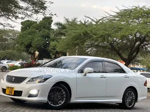 Toyota Crown 2009 White