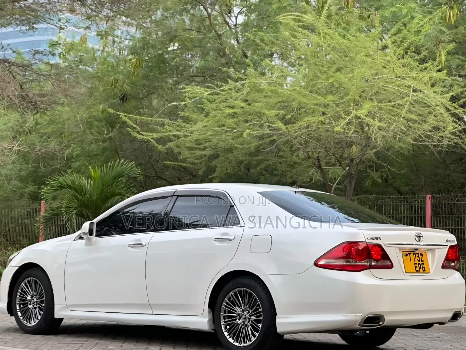 Toyota Crown 2009 White