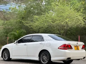 Toyota Crown 2009 White