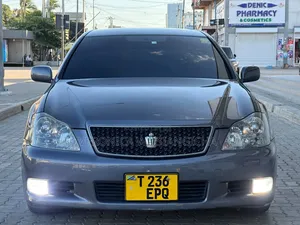 Toyota Crown 2006 Gray