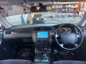 Toyota Crown 2006 Gray