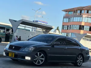 Toyota Crown 2006 Gray