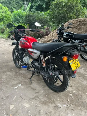 Bajaj Boxer X125 2021 Red