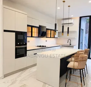 Furnished 5bdrm Villa in Oysterbay for rent