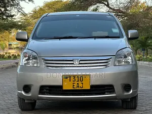 Toyota Raum 2004 Silver
