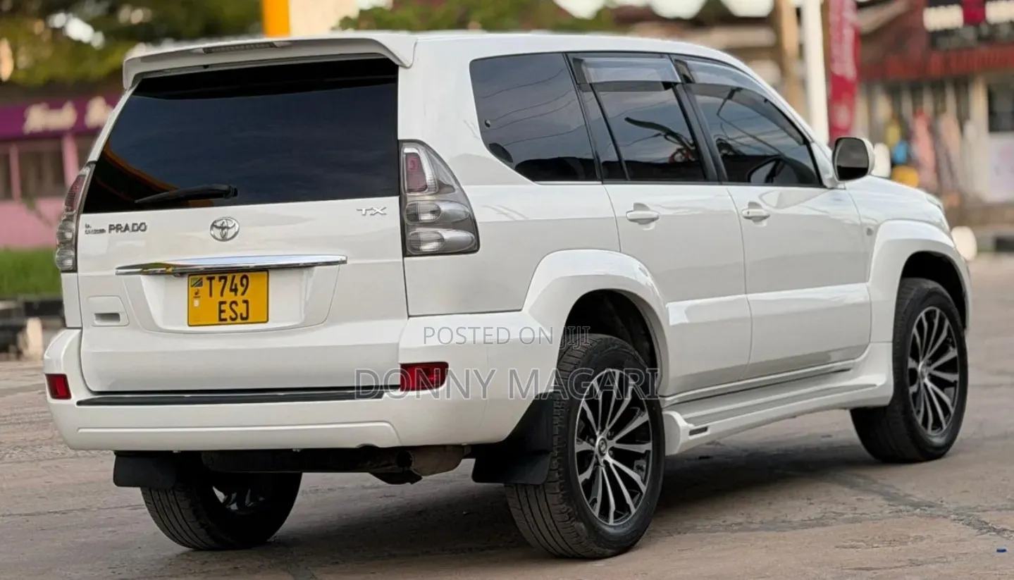 Toyota Land Cruiser Prado 2006 White