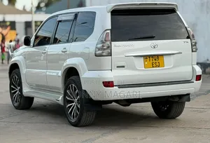Toyota Land Cruiser Prado 2006 White