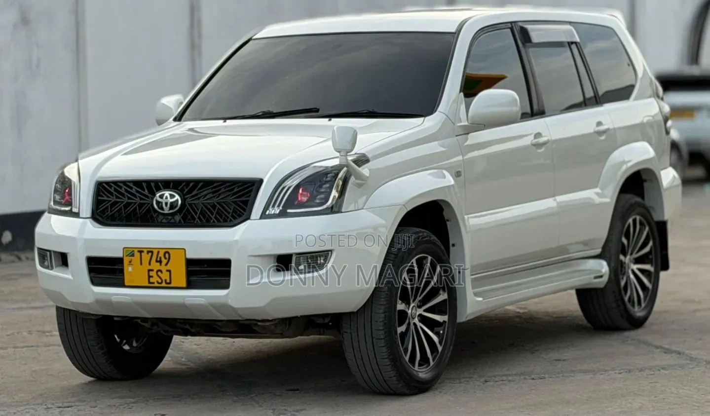 Toyota Land Cruiser Prado 2006 White