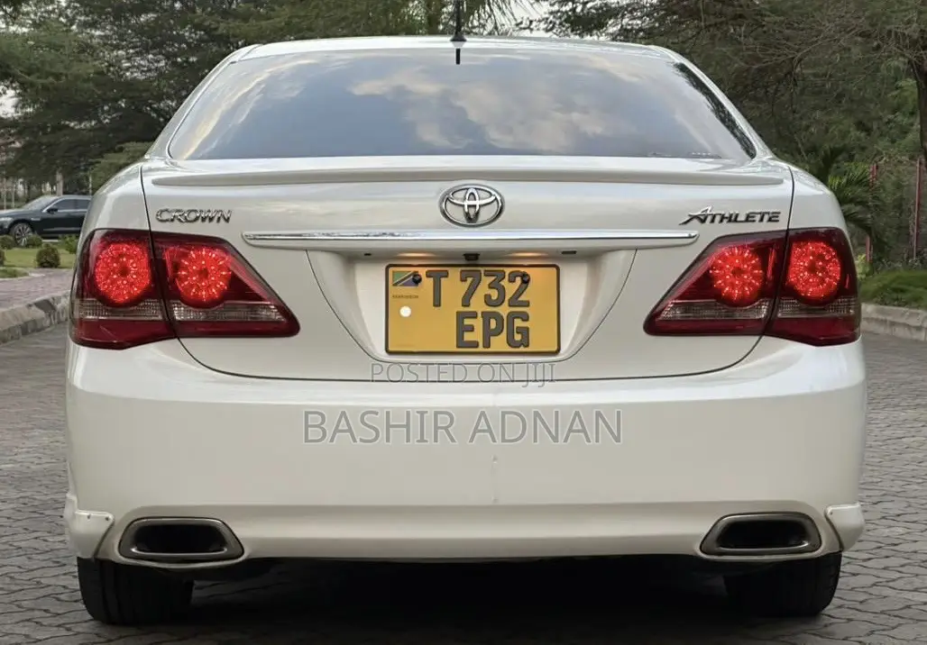 Toyota Crown 2009 White