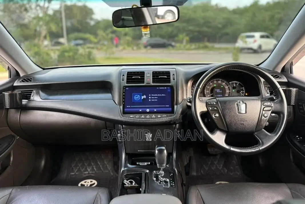 Toyota Crown 2009 White