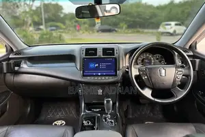 Toyota Crown 2009 White