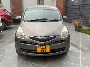 Toyota Ractis 1.5 FWD 2006 Brown