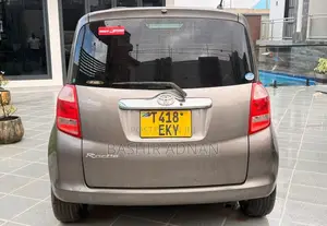 Toyota Ractis 1.5 FWD 2006 Brown