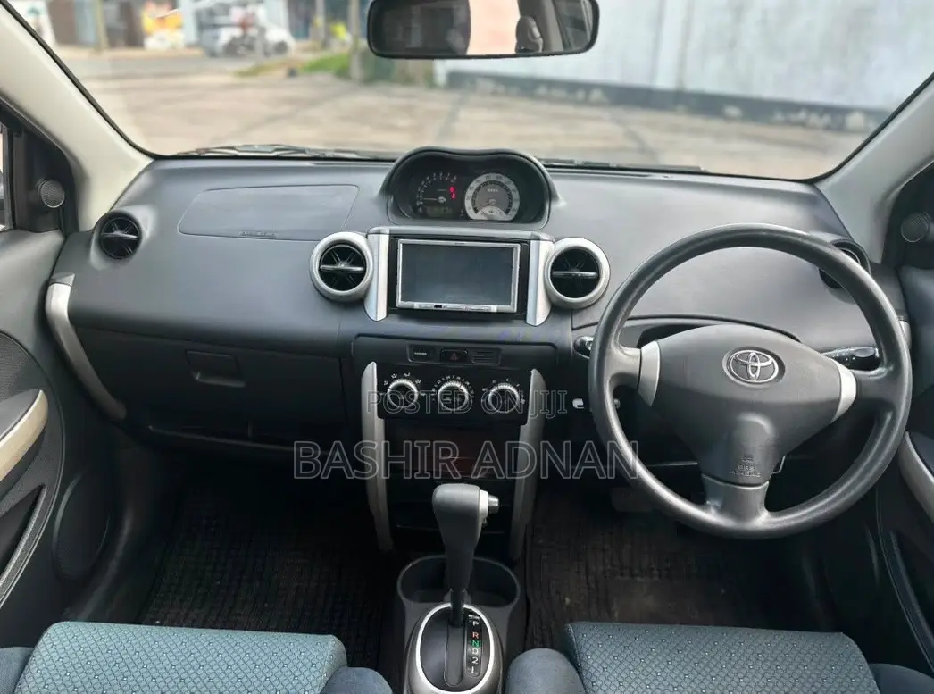 Toyota IST 2006 Blue