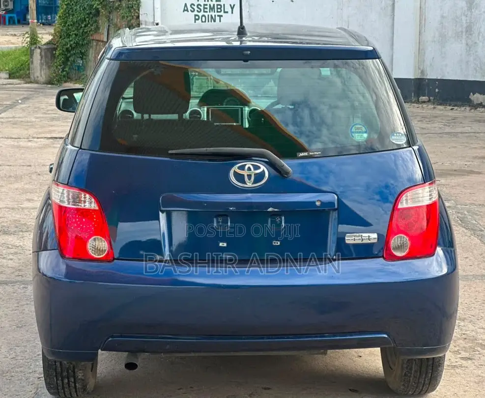 Toyota IST 2006 Blue
